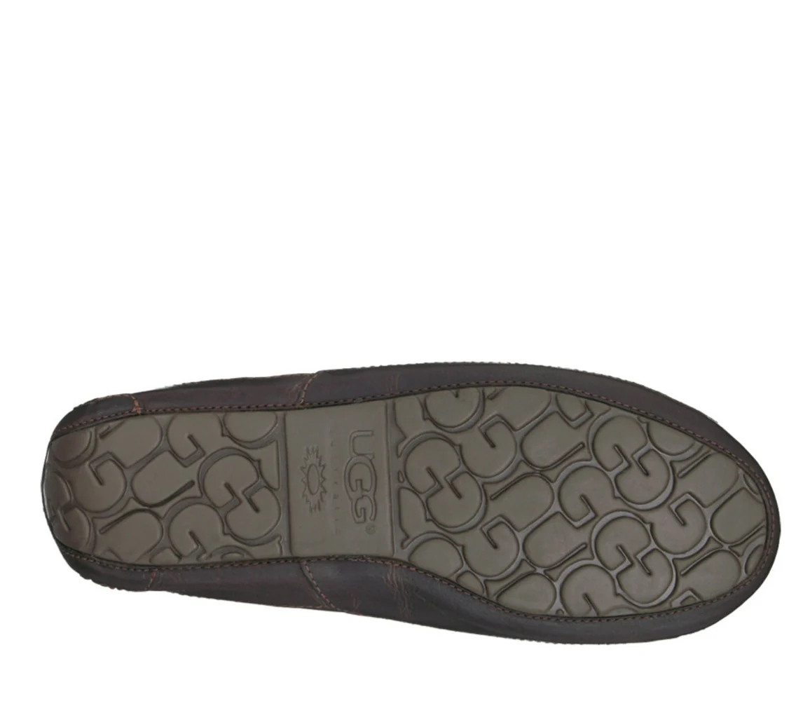 UGG® Men's Ascot Leather Slipper - Dark Spice - Image 6
