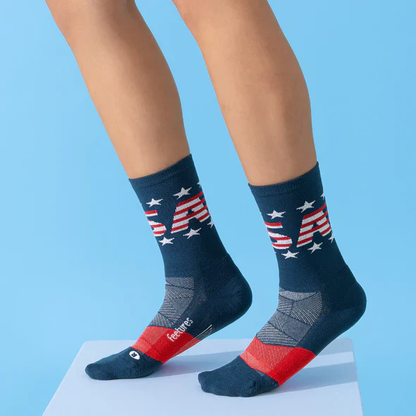 Feetures Women's Elite Mini Crew (Light Cushion) Sock - USA Navy - Image 4