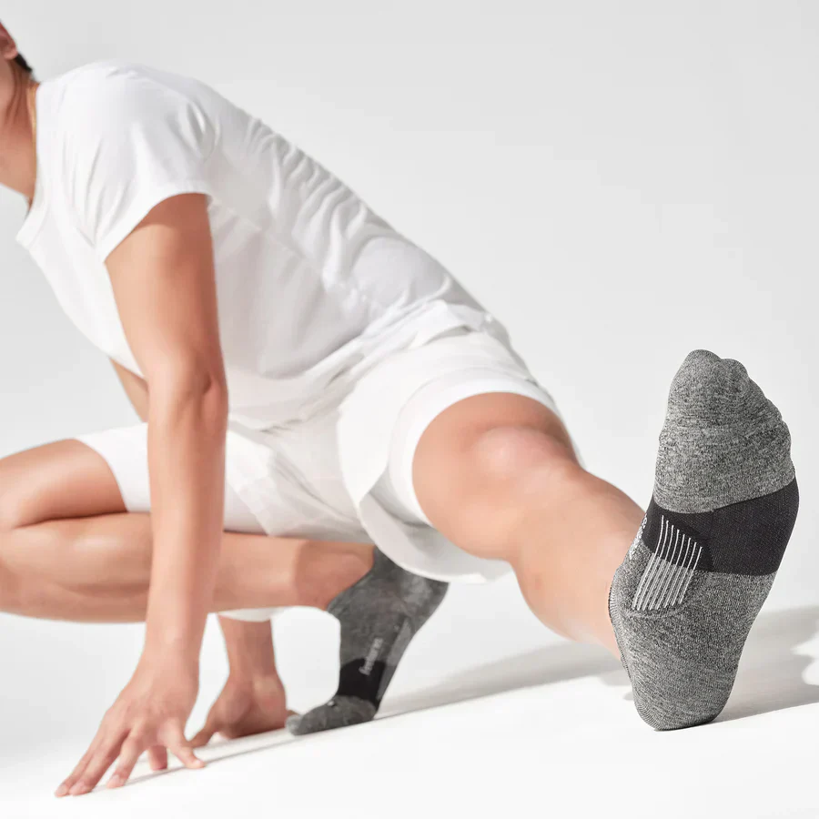 Feetures Elite Ultra-Light Cushion Sock - Basic Grey - Image 3